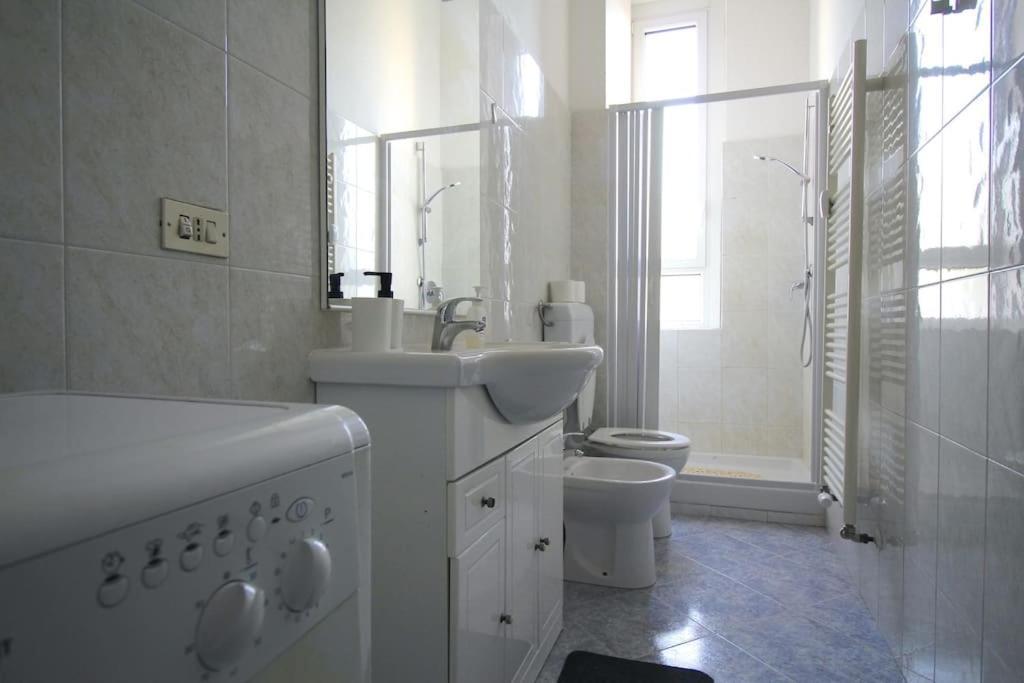 Splendido Bilocale A 4 Fermate Dal Duomo Apartment Milan Exterior photo